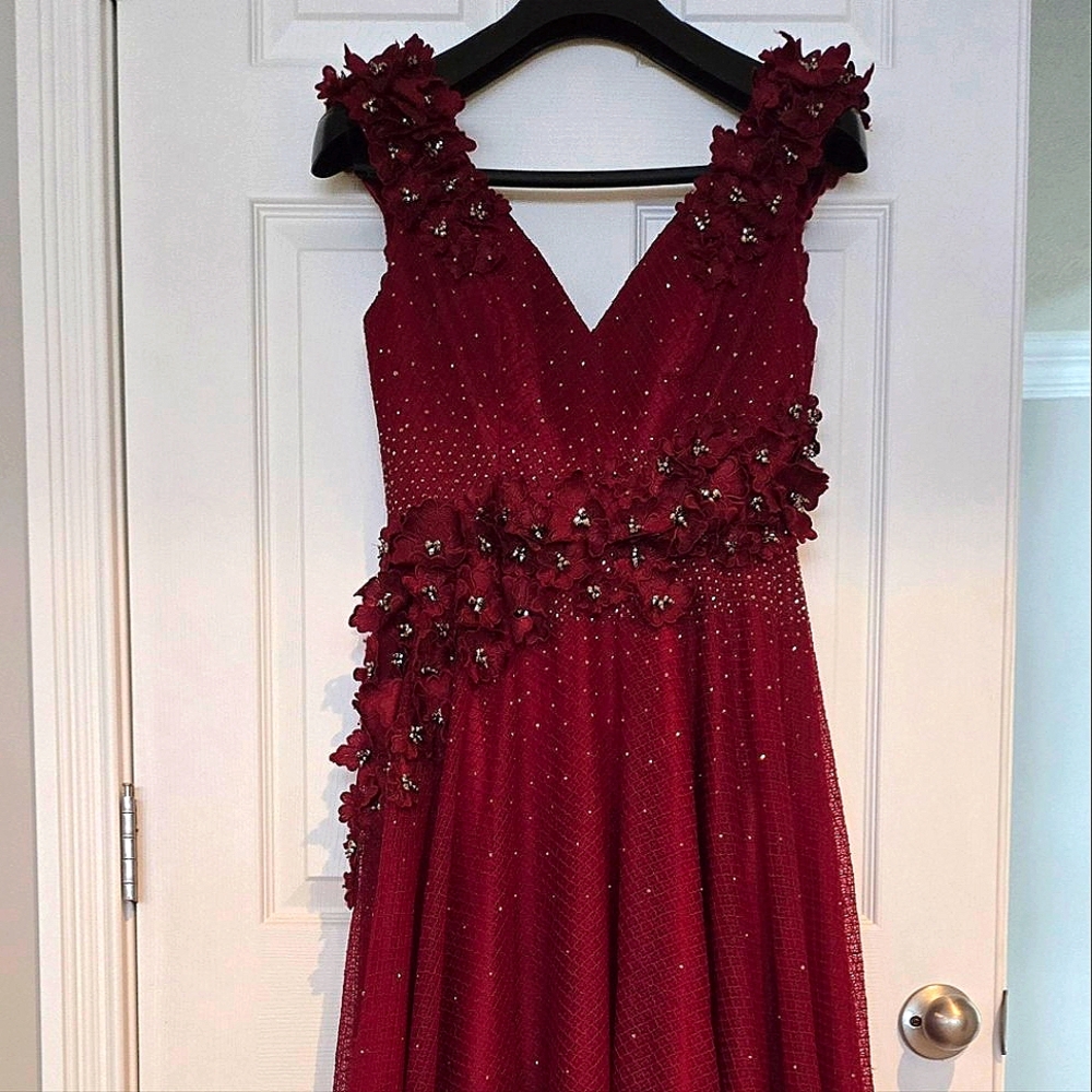 Mac Duggal floral applique A-line evening gown